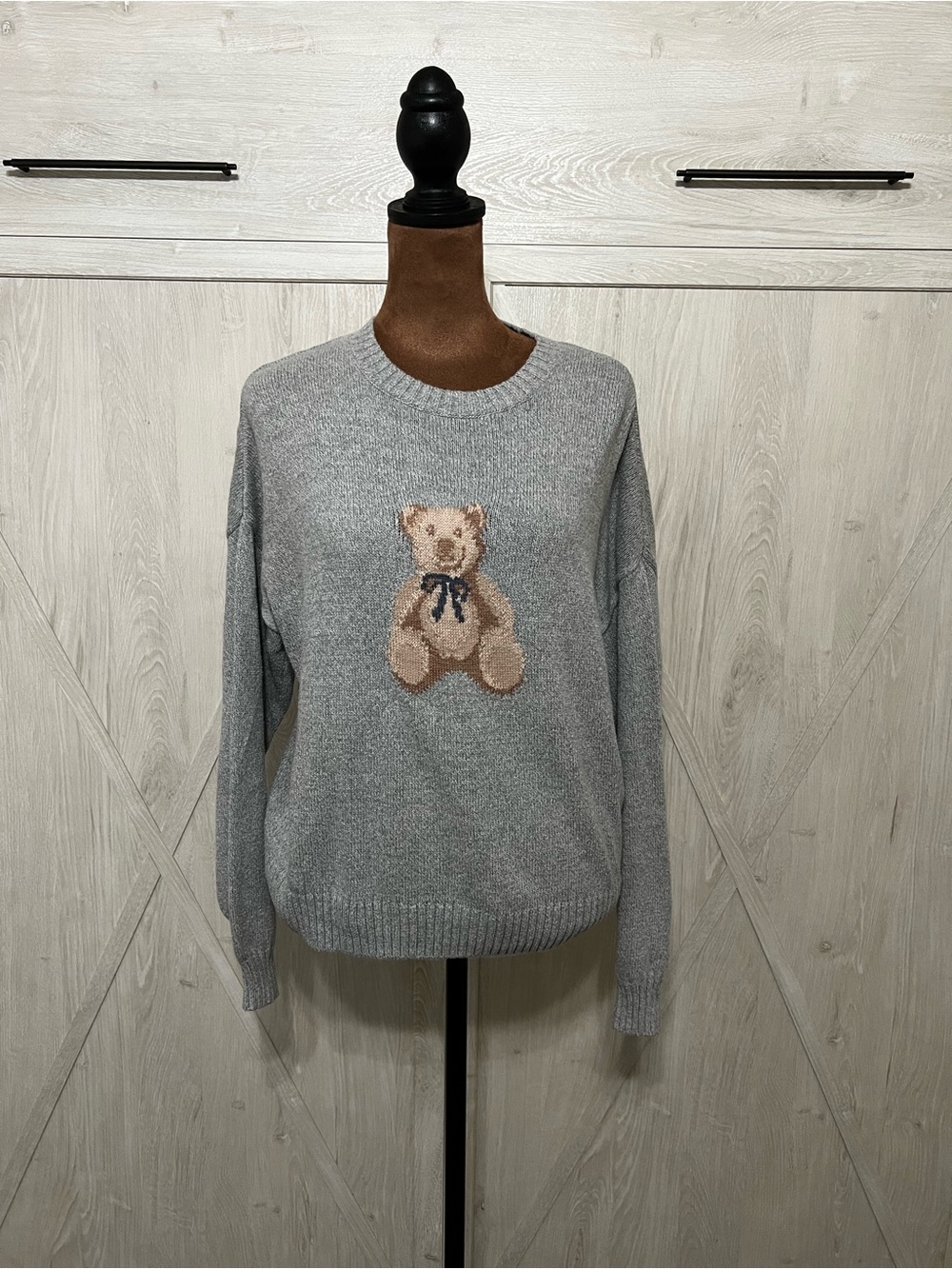 Hollister Easy Teddy Bear Graphic Crewneck Sweater Grey Gray XS